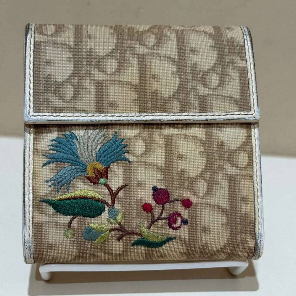 Dior Oblique Romantique Tri-fold Trotter Wallet